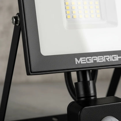 Foco Proyector Led 30w Megabright C/sensor Luz Fria 6000K